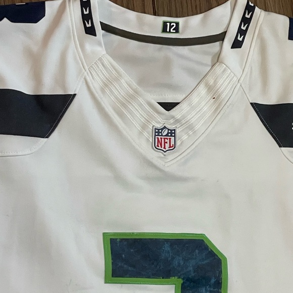 Russel wilson Sehawks Jersey Large - Picture 6 of 9